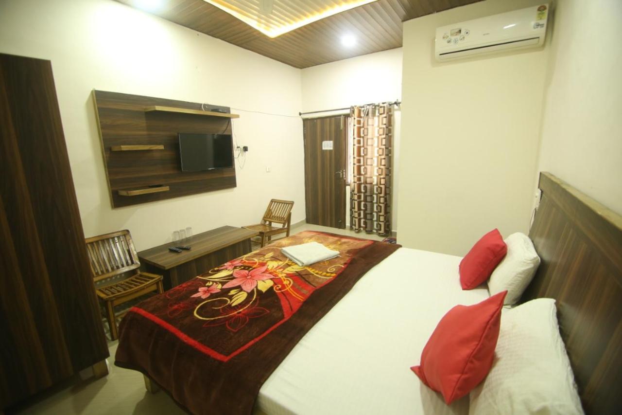 Hotel Amron45 Chandīgarh Extérieur photo